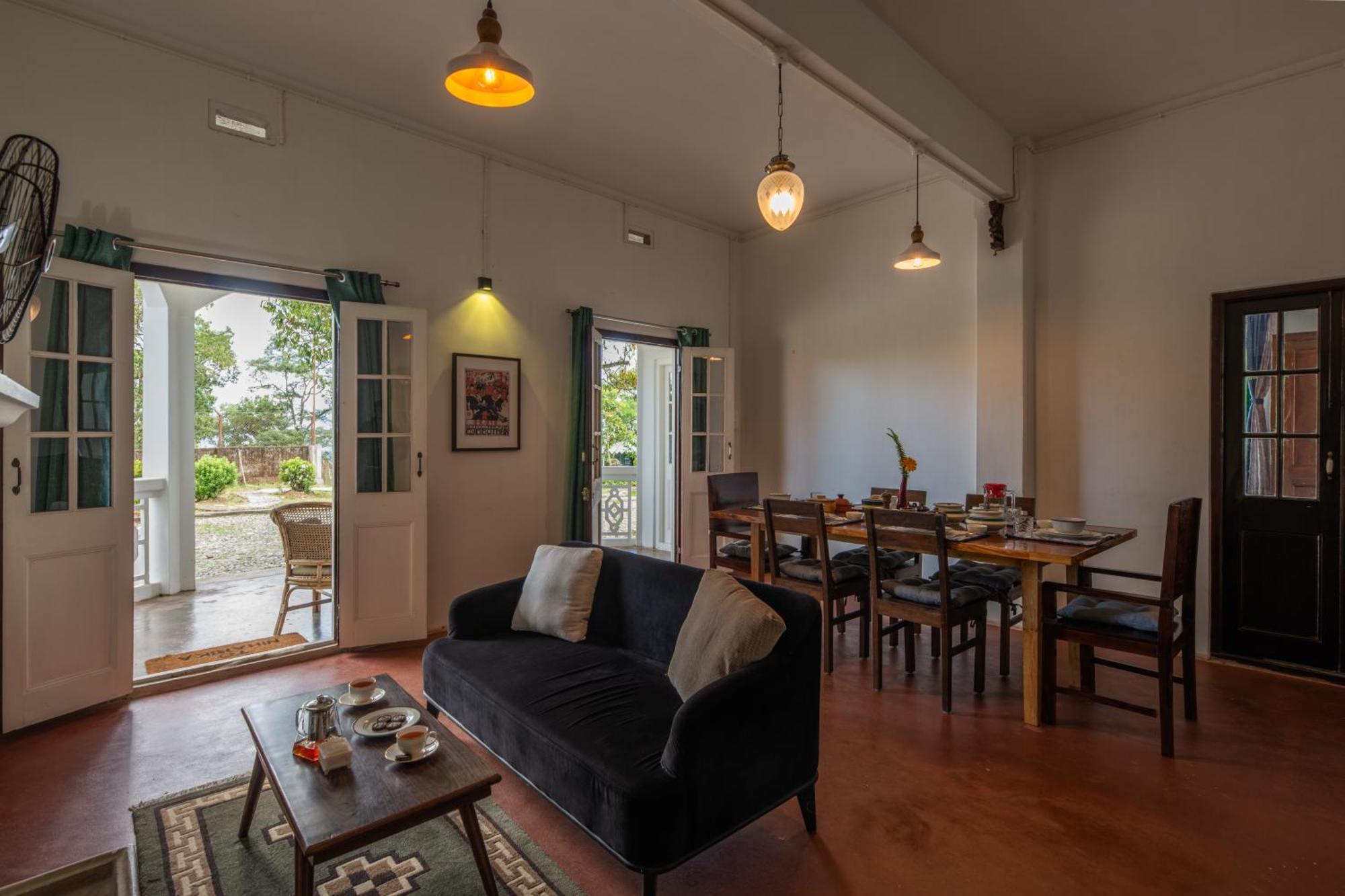 Niharika, The Old Place 칼림퐁 외부 사진